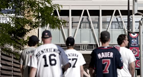 twins-fans-side-image